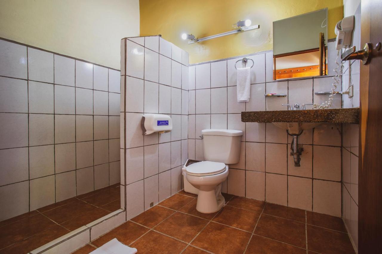 Hotel La Hacienda Quesada  Ngoại thất bức ảnh