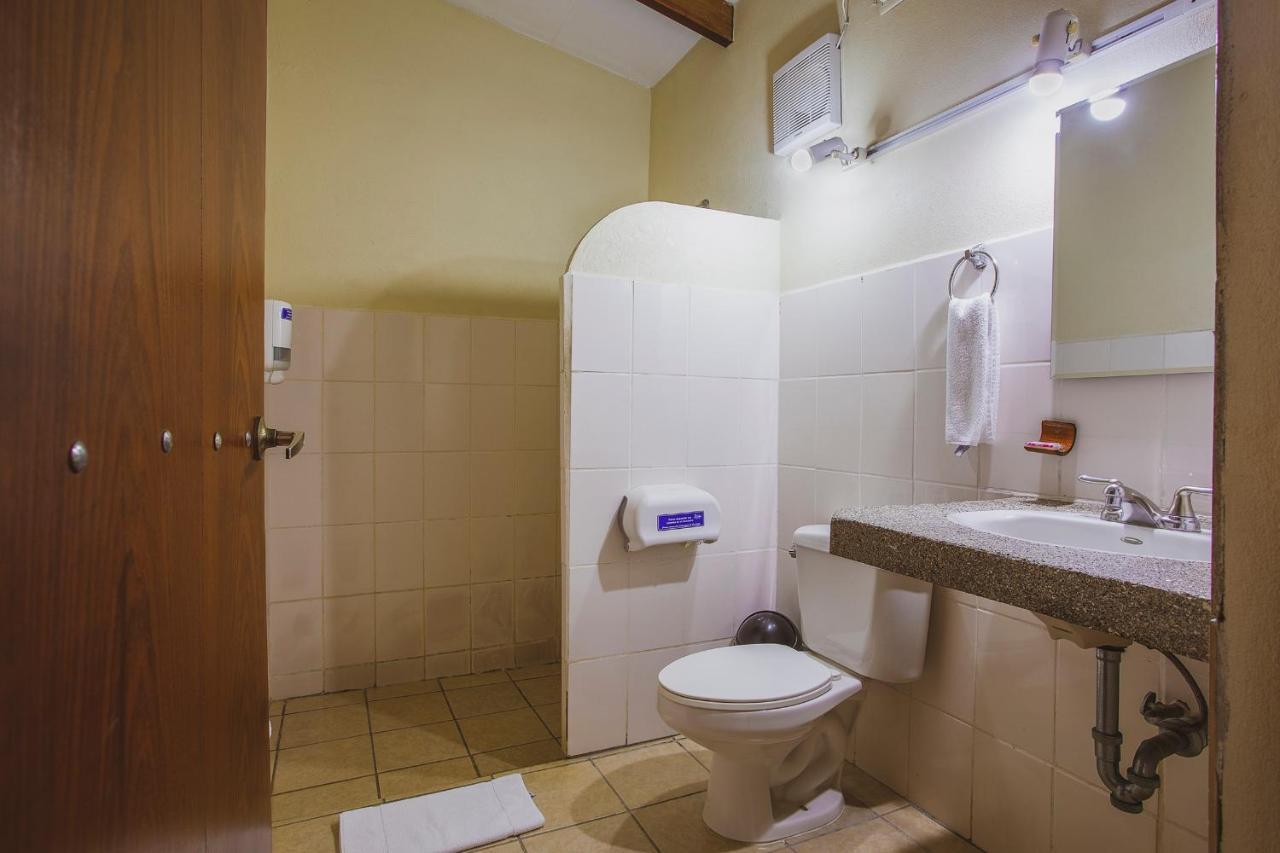 Hotel La Hacienda Quesada  Ngoại thất bức ảnh