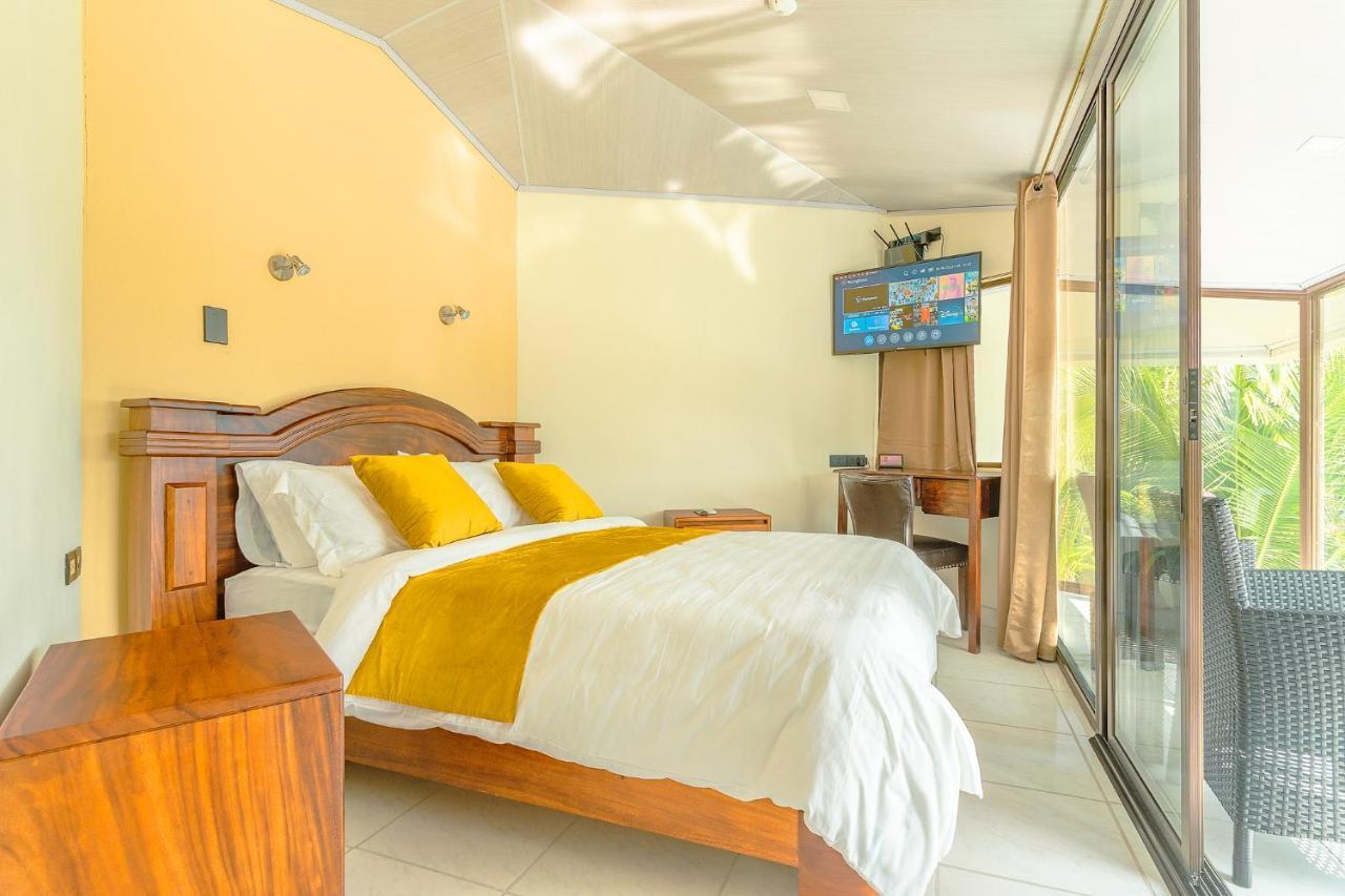 Hotel La Hacienda Quesada  Ngoại thất bức ảnh